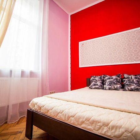 Apartment On Teatralna 7 Лвив Екстериор снимка