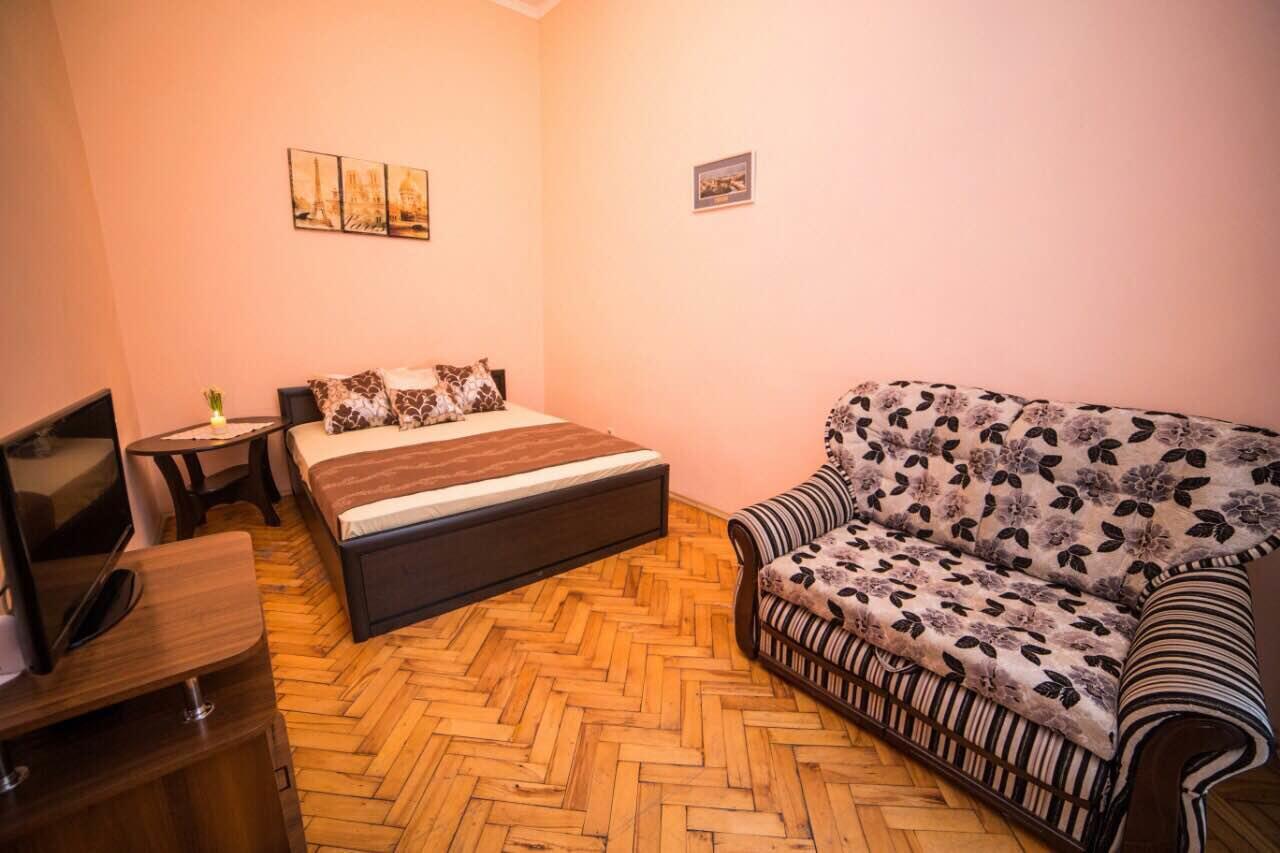 Apartment On Teatralna 7 Лвив Екстериор снимка